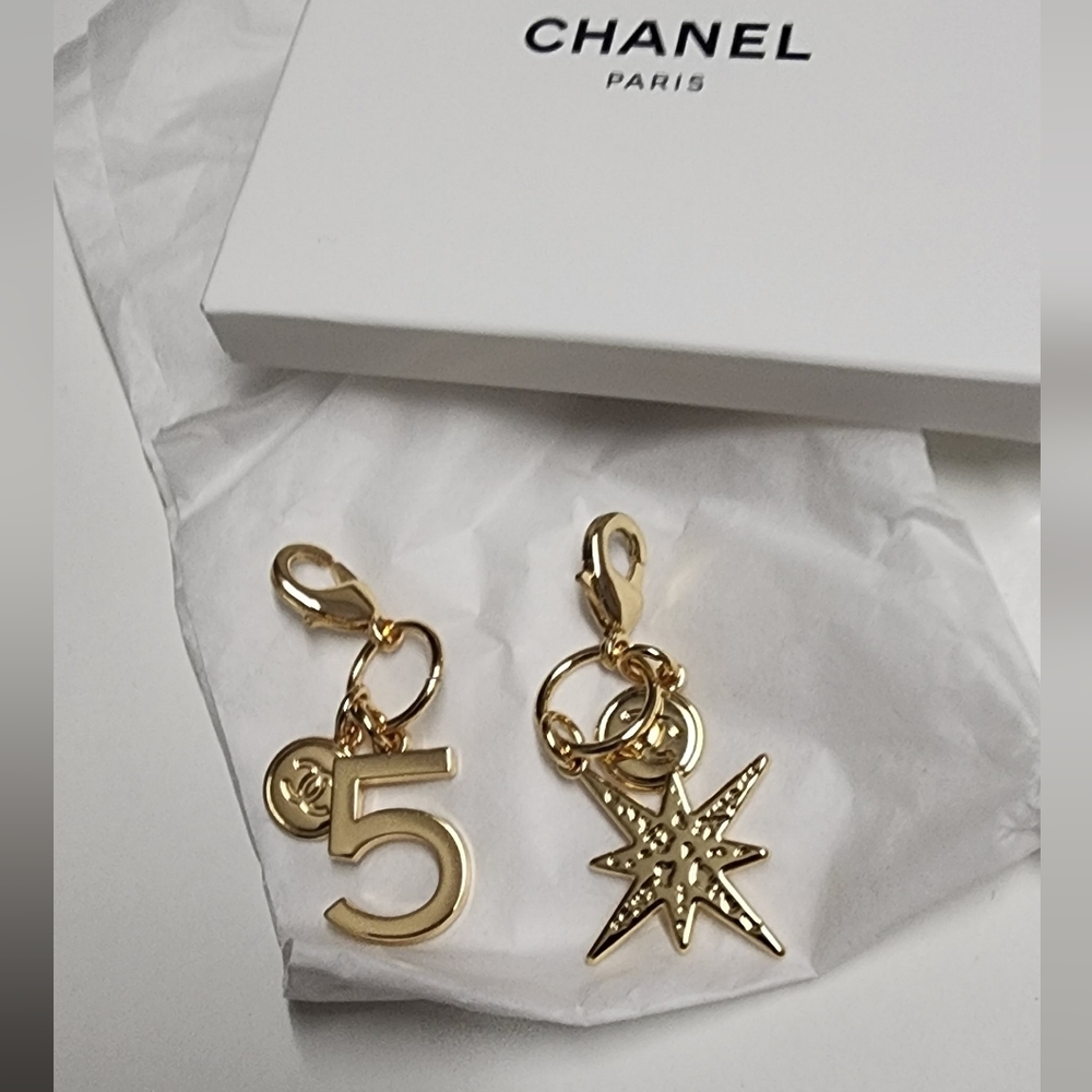 Chanel 2 Pcs Gift Collection Gold Tone No 5 and Star Key Bag Charms New